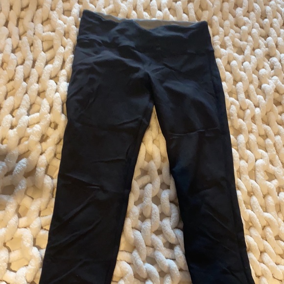 Lululemon reversible Capri leggings - Picture 4 of 4